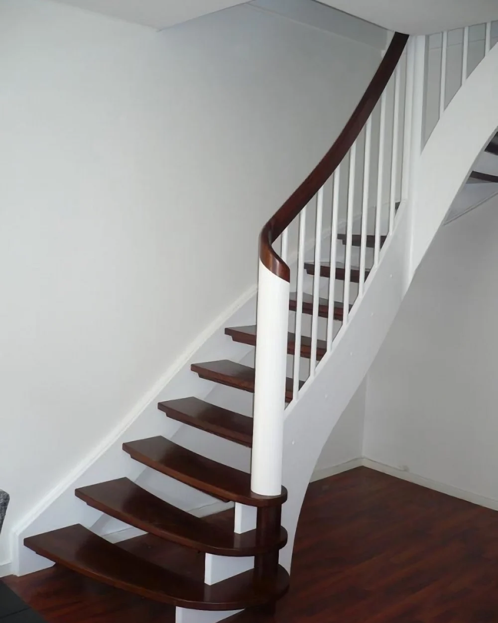 Holztreppe Nr. 20