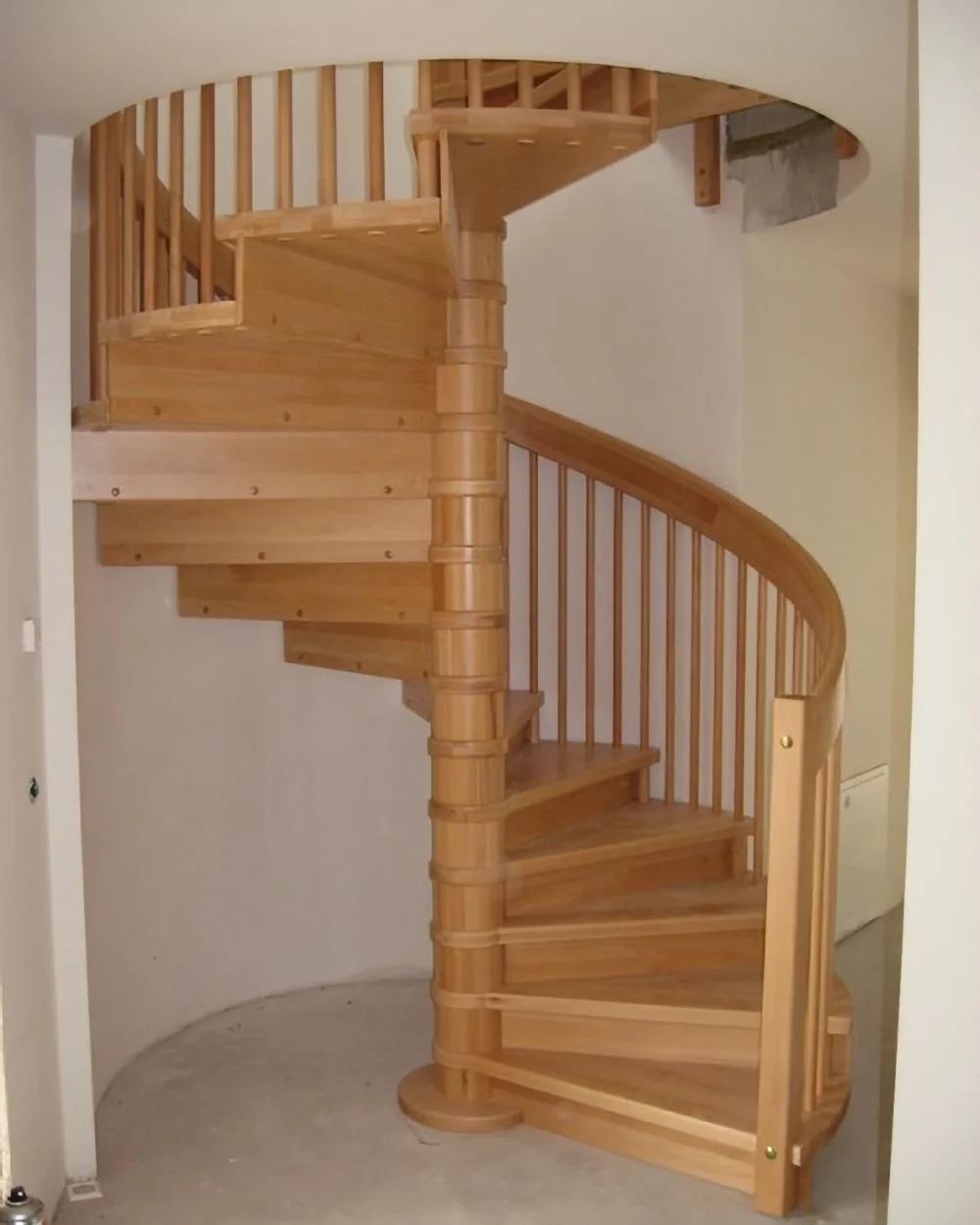 Holztreppe Nr. 25